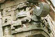 很多建築物上都可發現代表雨神 Chaac 的石雕