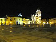 晚上的 Plaza de Bolívar