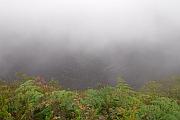 霧中看火山口