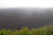 霧中看火山口