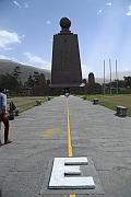 赤道紀念碑